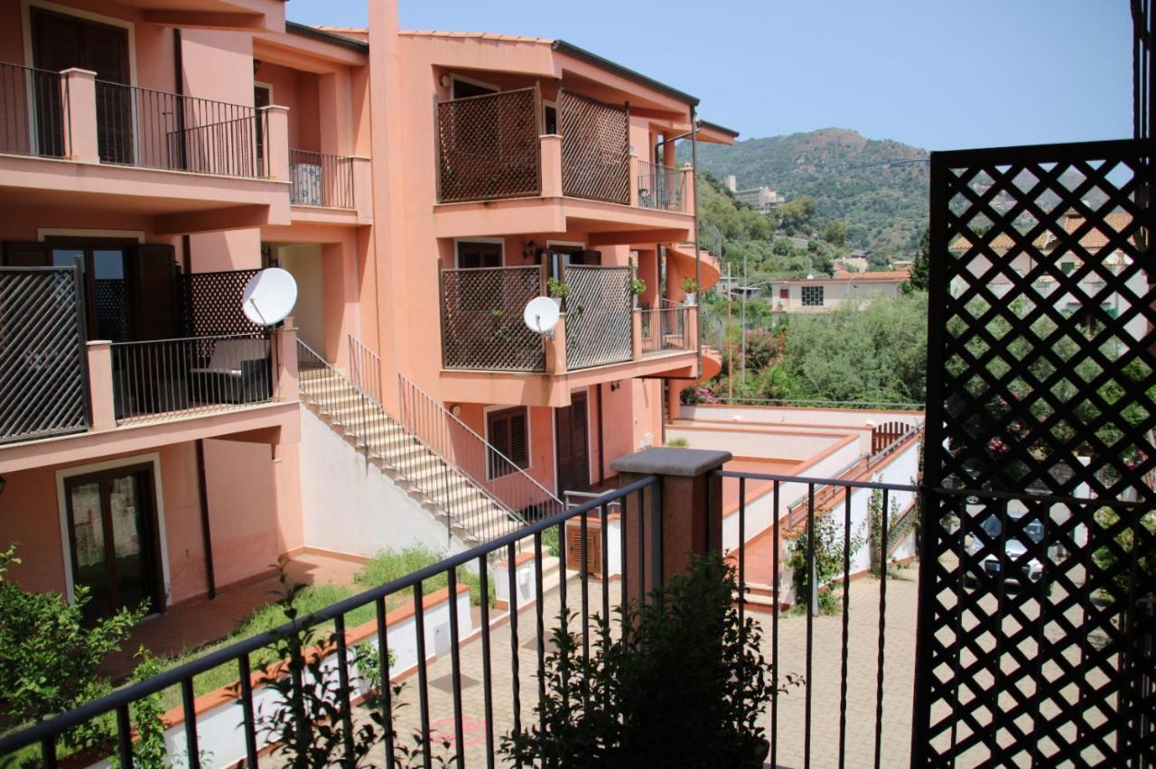 Poseidone Sea Apartment Taormina Mazzeo Exterior photo